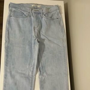 Light Blue denim Levi’s Women’s Jeans